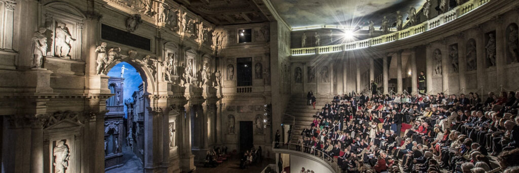 Percorsi turistici vicino a Parco Paradiso a Orgiano (VI): il Teatro olimpico a Vicenza