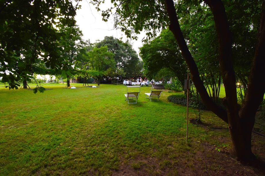 il prato di fronte alla casa di Parco Paradiso a Orgiano (VI)